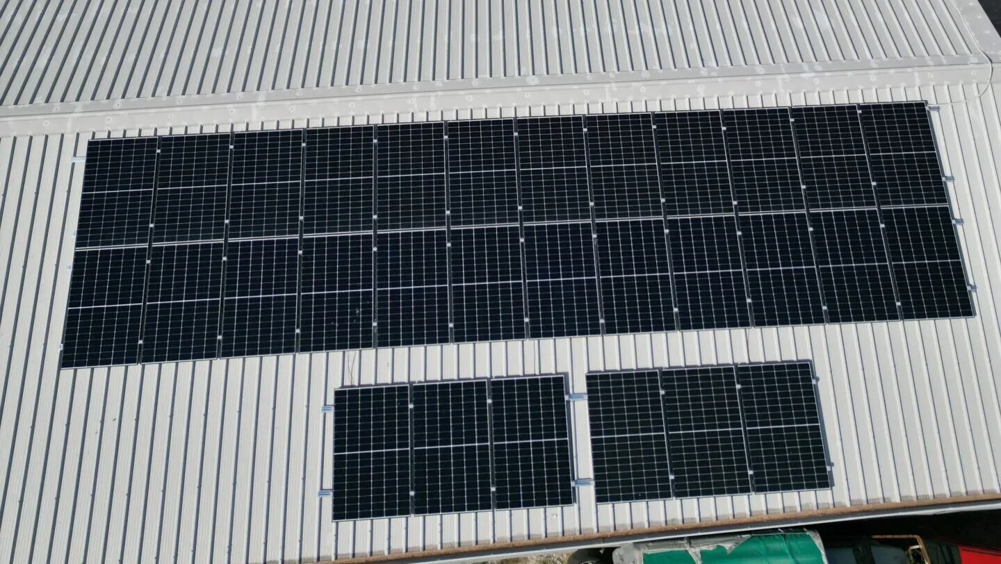 Pannelli fotovoltaici installati da Orizon sul tetto di un’impresa edile a Pistoia