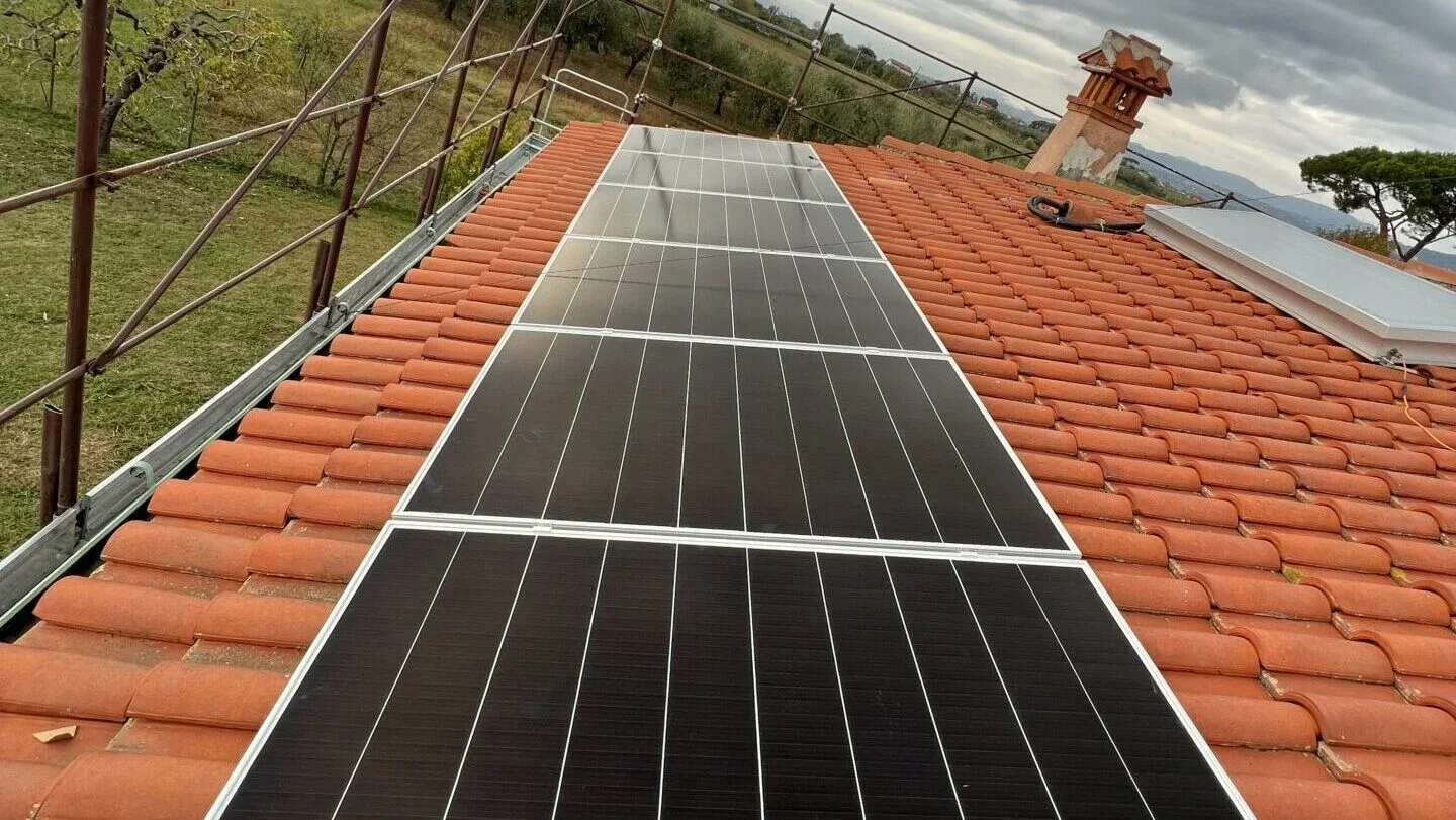 Progetto Orizon: fotovoltaico e accumulo tesla per una villa a carrara