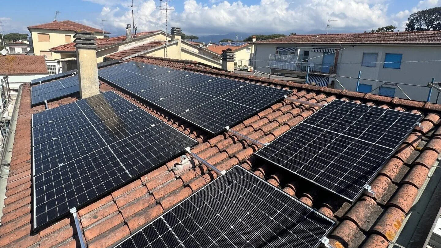 Progetto Orizon: fotovoltaico con accumulo a lido di camaiore